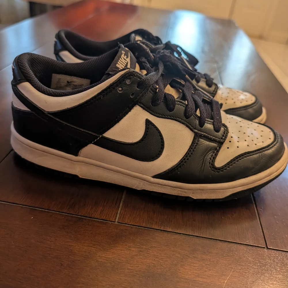 Size 7y (GS) - Nike Dunk Low Black‎ White